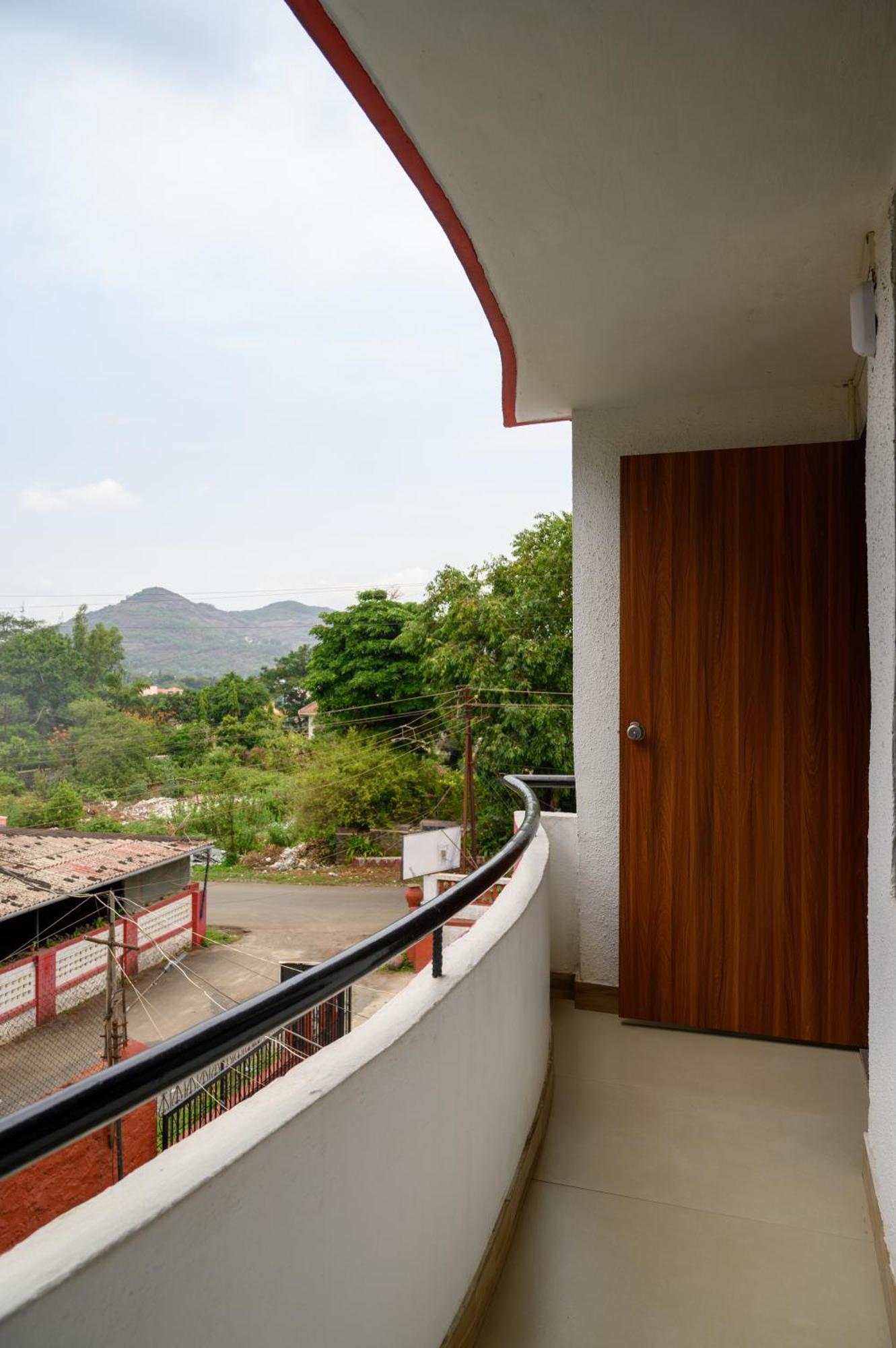 Girivihar Holiday Club - Pure Veg Lonavala Exterior foto